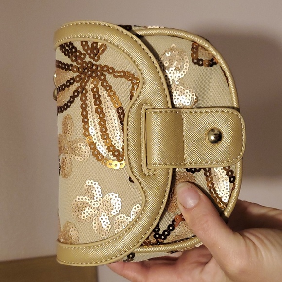 NWT! Joan Bouce mini crossbody floral sequin purse - Picture 3 of 10